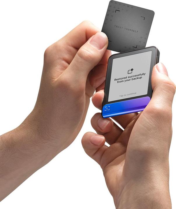 Actual product image Ledger Flex - Neptune Blue inkl. Recovery Key (Bitcoin, Ethereum Classic)