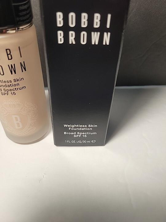Actual product image Bobbi Brown Fond de teint longue tenue SPF 15 Neutral Alabaster (Neutral alabaster)