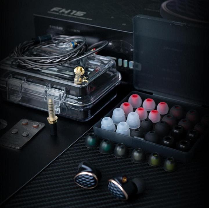 Actual product image FiiO FH15 (No noise cancelling, Cable)