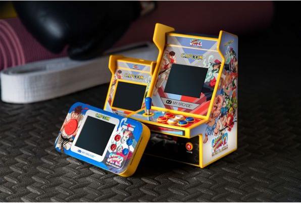 Actual product image Sombo Retro Pocket Player Street Fighter II