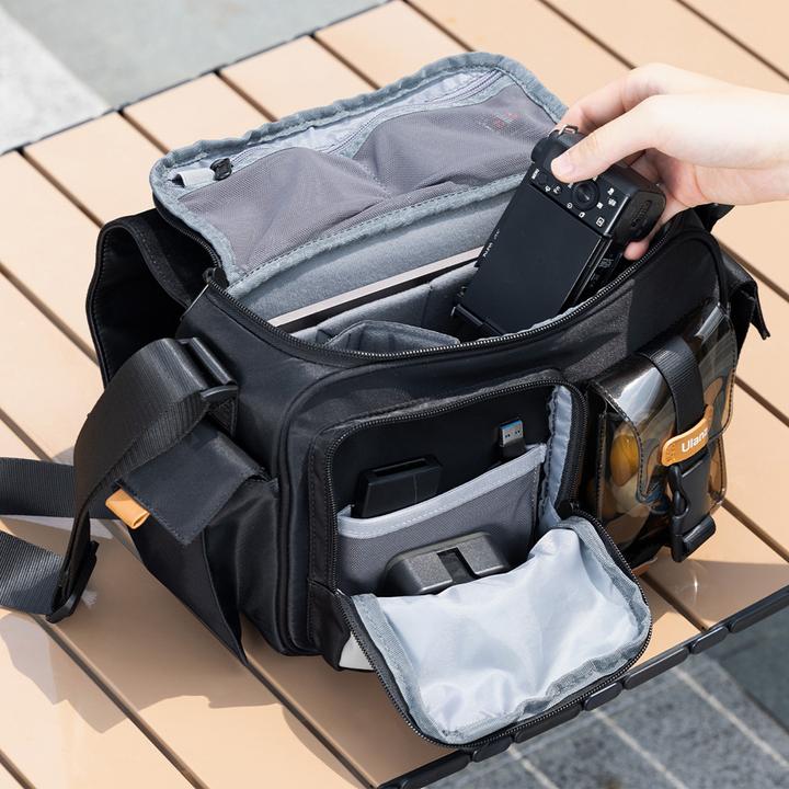 Actual product image Ulanzi MS12 Messenger Bag(Black) (Camera shoulder bag)