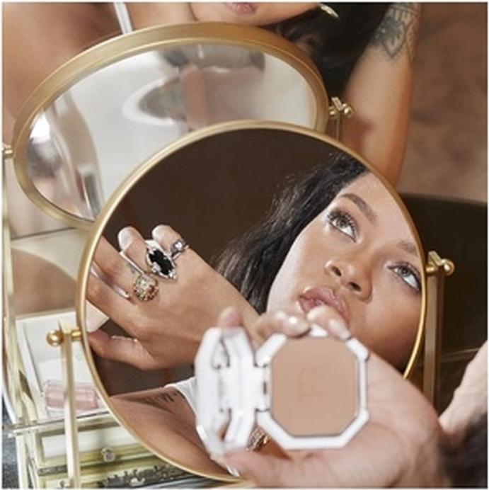 Produktbild Fenty Beauty Matte Langzeit-Puder (145)