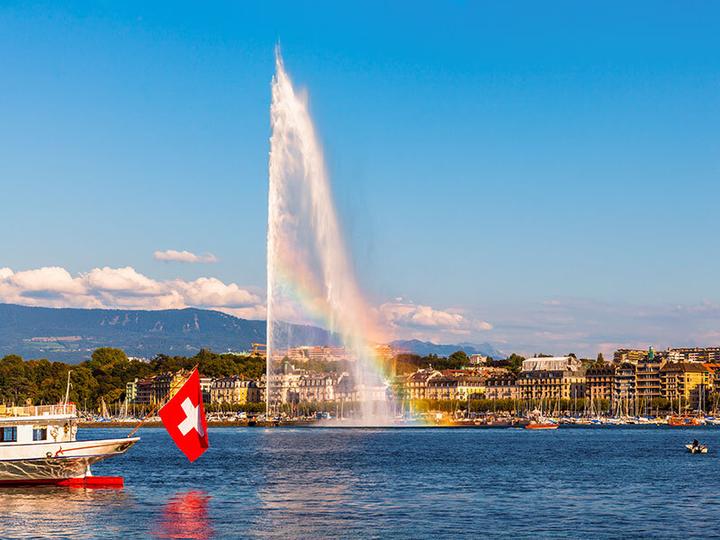 Actual product image Smartbox 1 night in a 4* hotel in Geneva with access to the Bains des Pâquis (2 pers.)