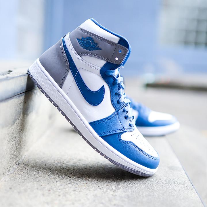 Produktbild Nike Air Jordan 1 (46)