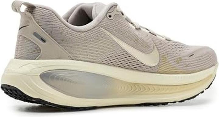 Produktbild Nike Vomero 18 SE (39)