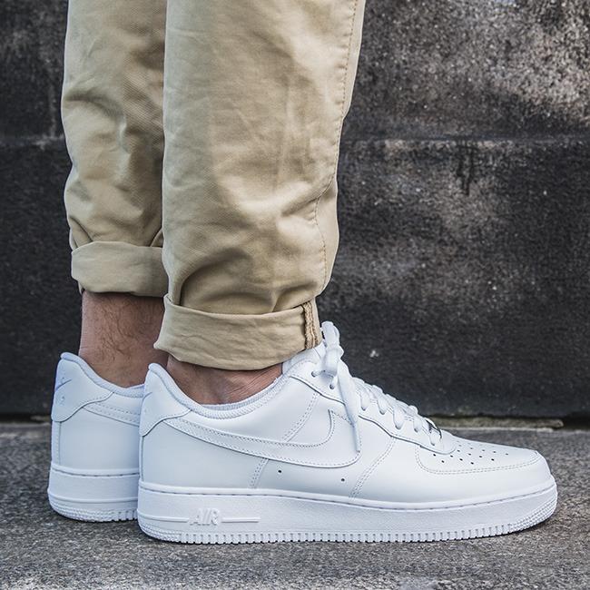 Produktbild Nike Air Force 1 '07 (41)
