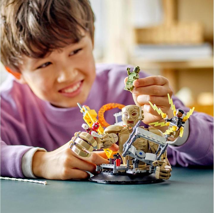 Actual product image LEGO 76280 Confidential (76280, LEGO Marvel)