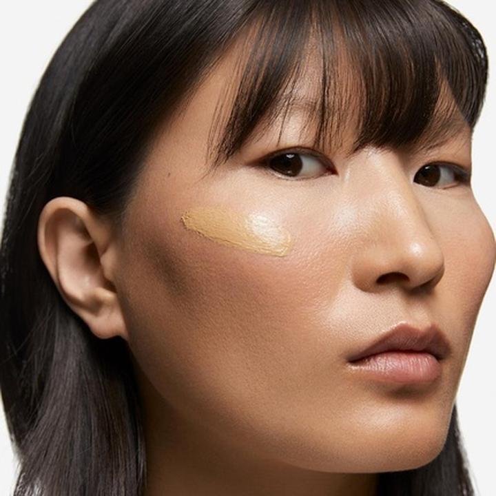 Actual product image Inglot Illuminating Foundation with Skincare Benefits