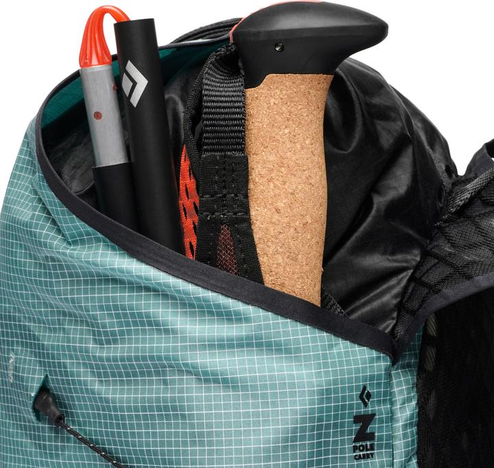 Actual product image Black Diamond W Distance 15 Backpack (15 l)