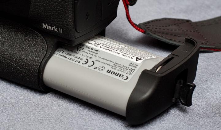 Actual product image Canon LP-E19 battery pack (Camera battery)