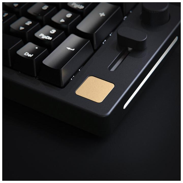 Actual product image Glorious PC Gaming Race Numpad Blank Badge - Gold