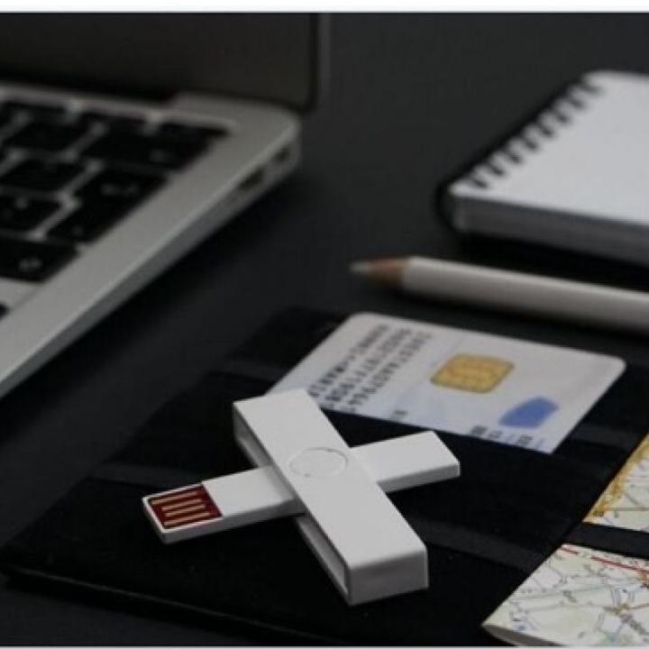 Produktbild Pluss ID smart card reader white (USB 2.0)
