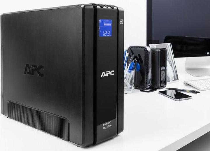 Productafbeelding APC Back-UPS PRO 1500 GR SchuKo - UPS (865 Watt) (865 W, Lijninteractief UPS)