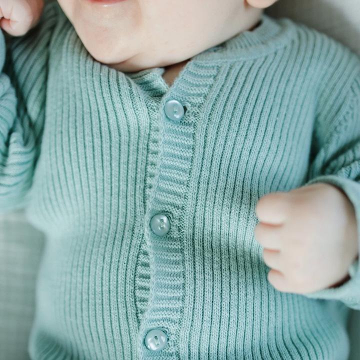 Produktbild Zero.99 Neugeborenen-Set 5-tlg. – Decke, Schlafanzug mit Knöpfen, Kratzhandschuhe, Babyschuhe, Mütze (50, 56, 62, 68)