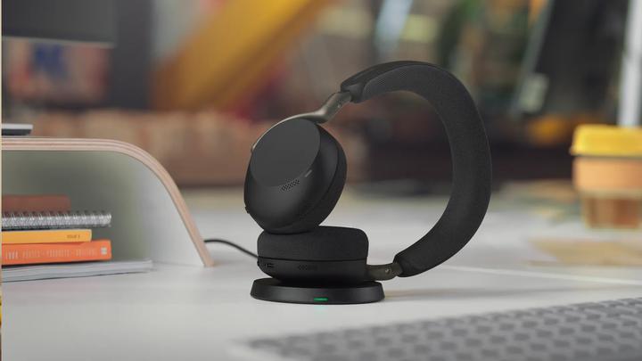 Actual product image Jabra Evolve3 75 UC + charging cradle (Wireless, USB-C, Unify)