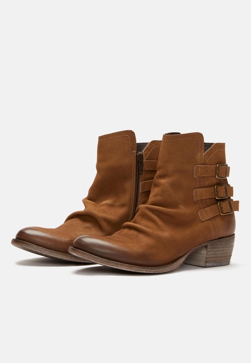 Actual product image Felmini Dresa C835, the ankle boot made of soft leather, stands out with its eye-catching design (37)