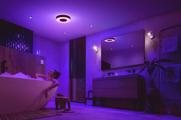 Actual product image Philips Hue Xamento (2100 lm)