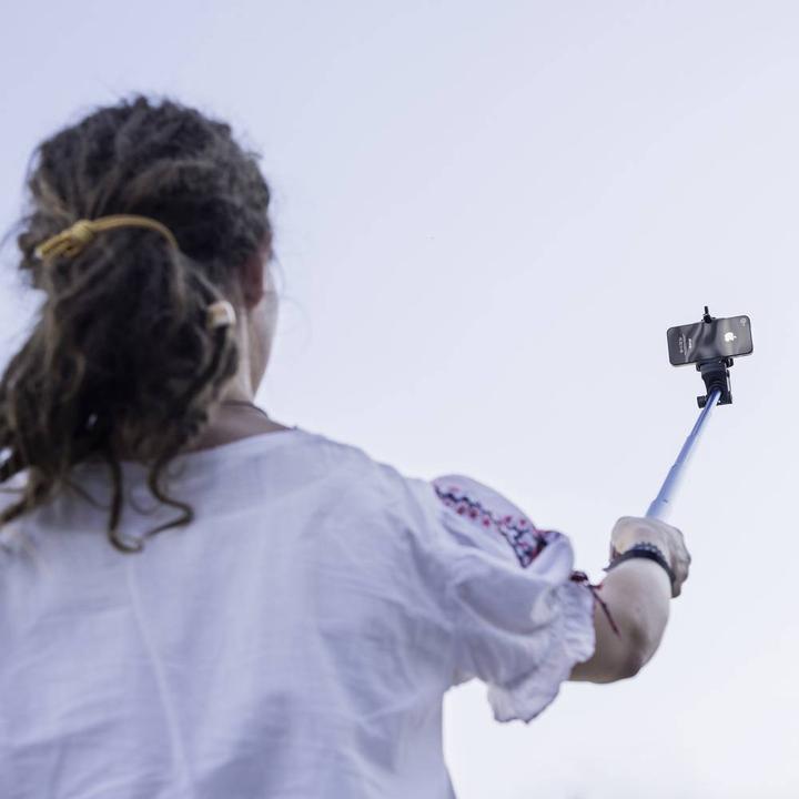 Actual product image mantona Selfy hand tripod