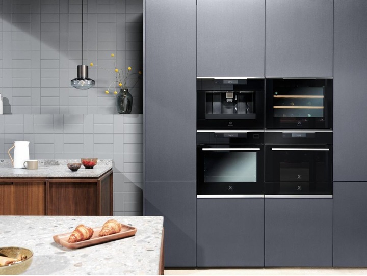 Actual product image Electrolux Built-in steam oven KOAAS31CX