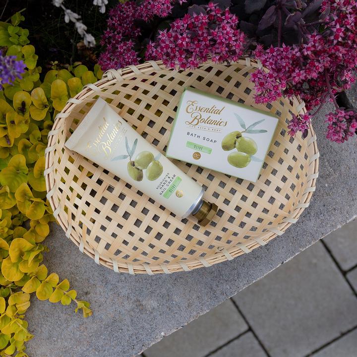 Actual product image Accentra Hand care set ESSENTIAL BOTANICS - CLASSICS in bamboo basket, incl. 100g soap, 60ml hand & nail (Manicure set)