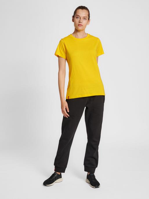 Actual product image hummel Hmlred Basic T-Shirt S/S Woman (L)