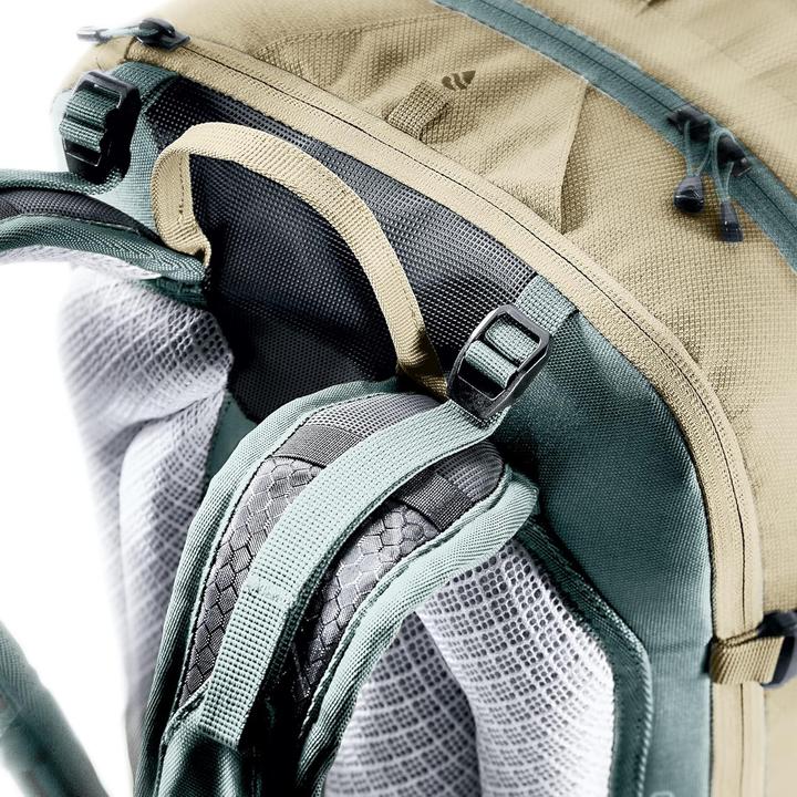 Actual product image Deuter Attack 18 (18 l)