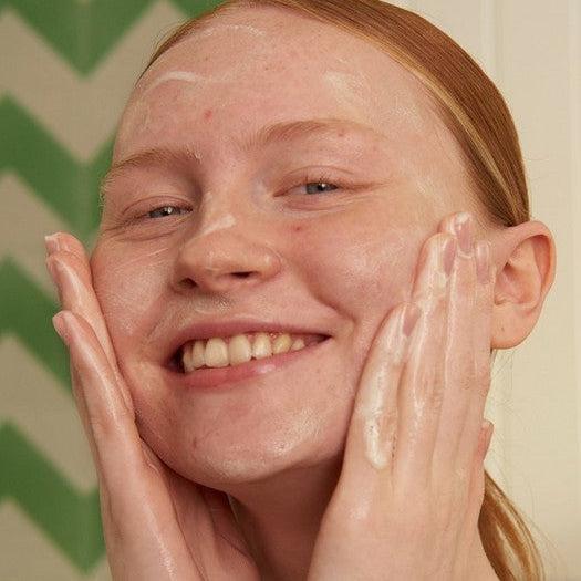 Actual product image The Body Shop Tea Tree (Cleansing gel, 250 ml)