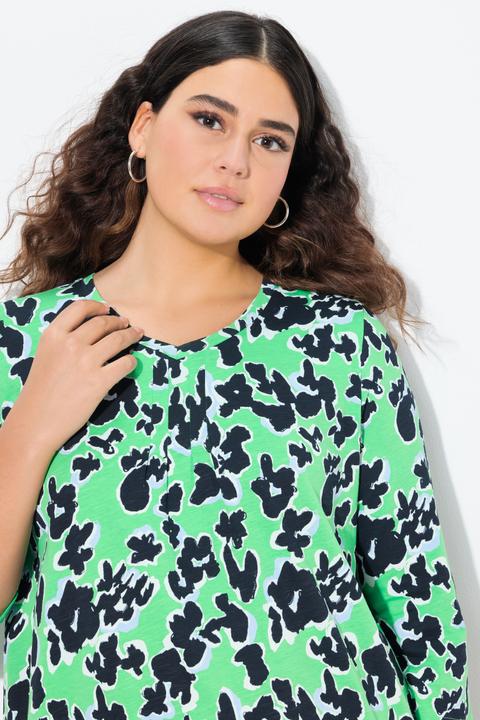 Actual product image Ulla Popken Floral Print 3/4 Sleeve V-Neck Tee (42, 44)
