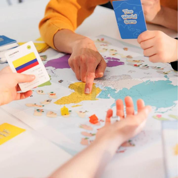 Actual product image The World Game Board Game (German)