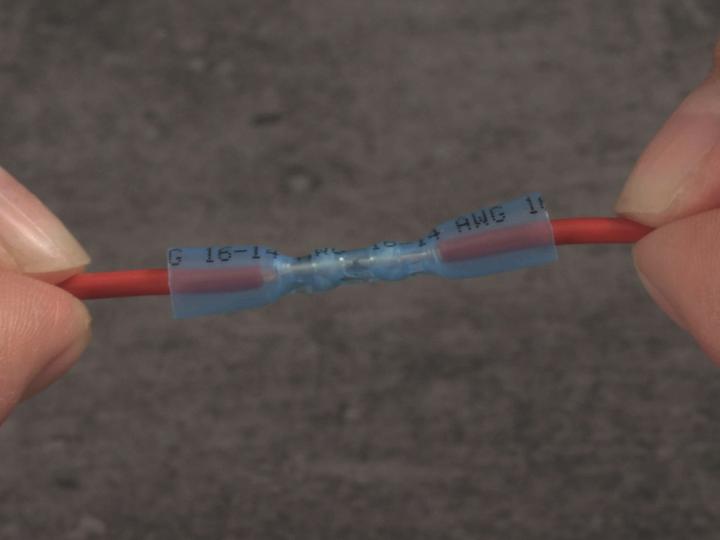 Actual product image Quadrios 22C467 Butt connector with heat shrink tubing 0.5 mm² 1.5 mm² Fully insulated Red 1 set