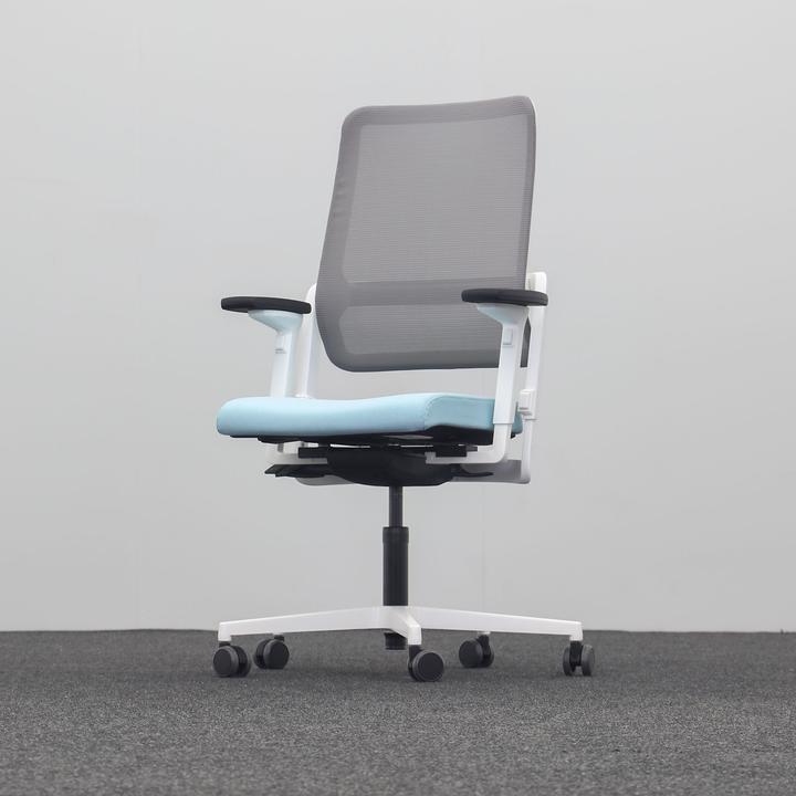 Produktbild Sitag Bürostuhl SitagXilium Mesh swissmade mit 4D Armlehnen, Blau, Neu (45 - 58 cm)