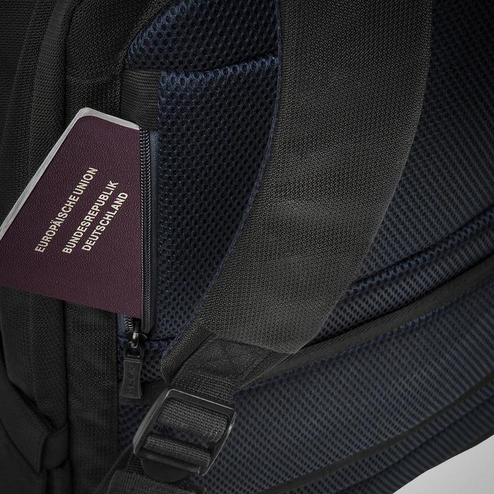 Actual product image Rivacase Tegel 8460 (23 l)