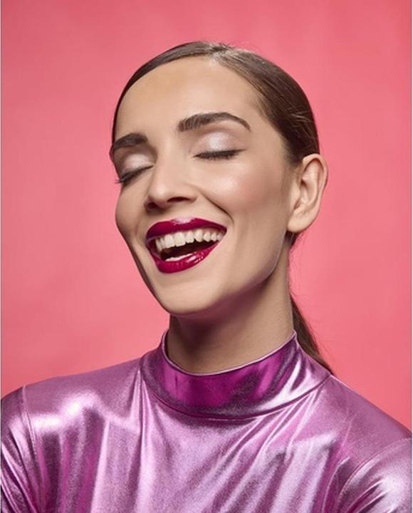 Actual product image Deborah Milano Super Vinyl Shake 05 Ruby Red 4 ml (05 Ruby Red)