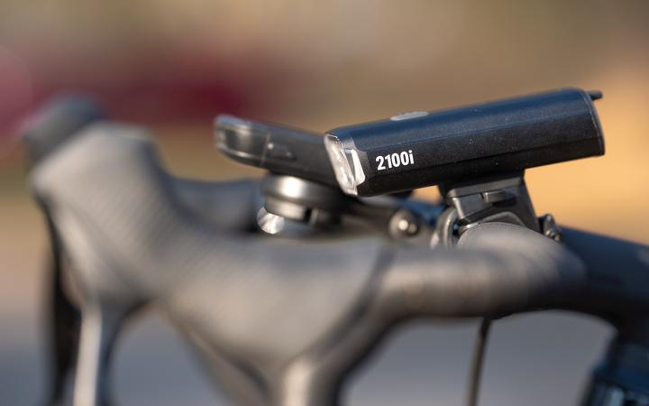 Produktbild BBB Lichtset StrikeDuo 1400i+BLS-255 Signal (1400 lm)