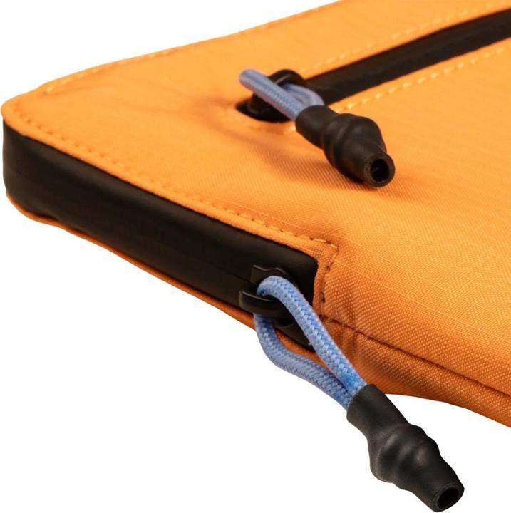 Actual product image Native Union Ultralight sleeve case (13", Universal)