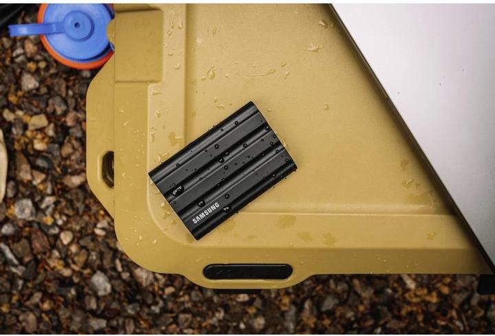 Actual product image Samsung T7 Shield (4 TB)