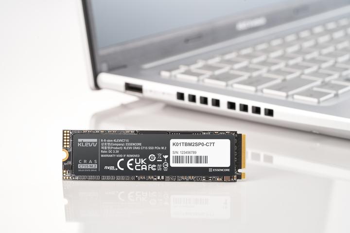 Immagine prodotto Klevv SSD C715 M.2 512GB PCIe Gen3x4 (512 GB, M.2 2280)