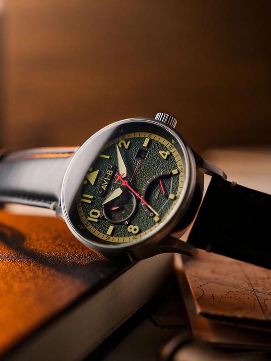 Produktbild AVI-8 AV-4101-0A Hawker Hurricane McKellar Dual Time (Fliegeruhr)
