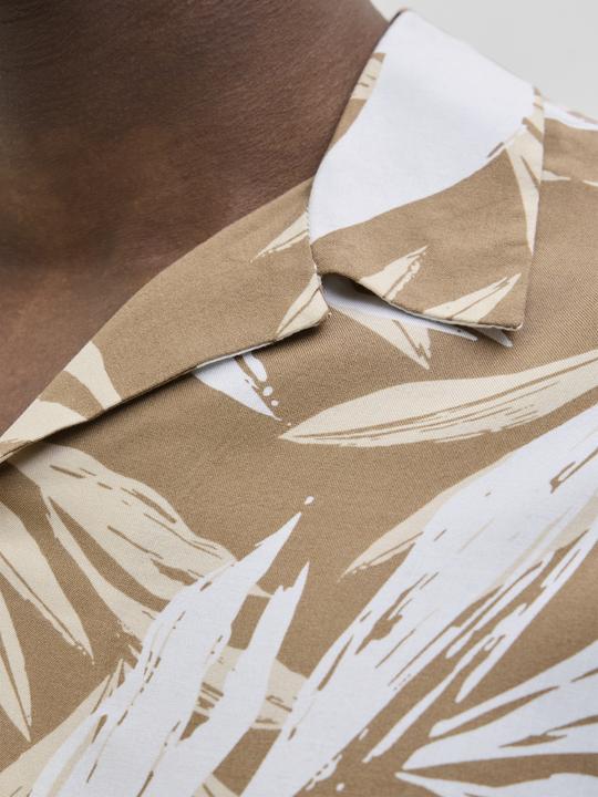 Actual product image Jack & Jones Jjejeff Tropical Aop Resort Shirt Ss Sn (XS)