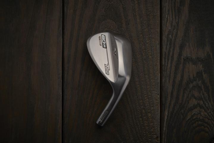 Image du produit Mizuno T22 Wedge White Satin (Noir)