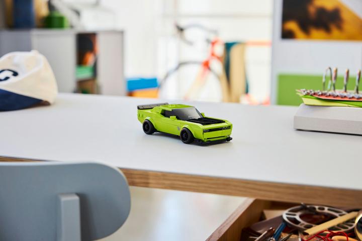 Actual product image LEGO Dodge Challenger SRT Hellcat Sportwagen (77237, LEGO Speed Champions)