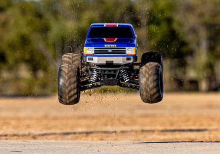 Produktbild Traxxas Bigfoot 4x4 BL-2S 1/10 Monster Truck RTR blau, ohne Akku und Ladegerät (RTR Ready-to-Run)