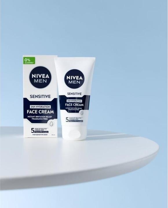 Immagine prodotto NIVEA Crema idratante per uomini Sensitive (Crema viso) 75 ml (75 ml)