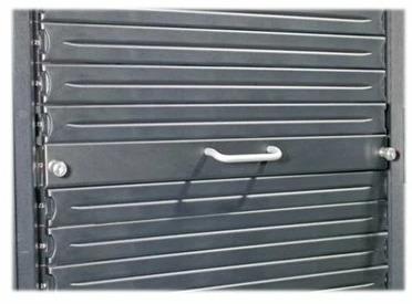 Produktbild APC NetShelter Abdeckblende AR8136BLK, 10st