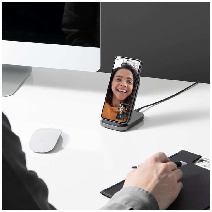 Produktbild Spigen Kabelloses Ladegerät PF2102 Arcfield 15W schwarz (15 W)