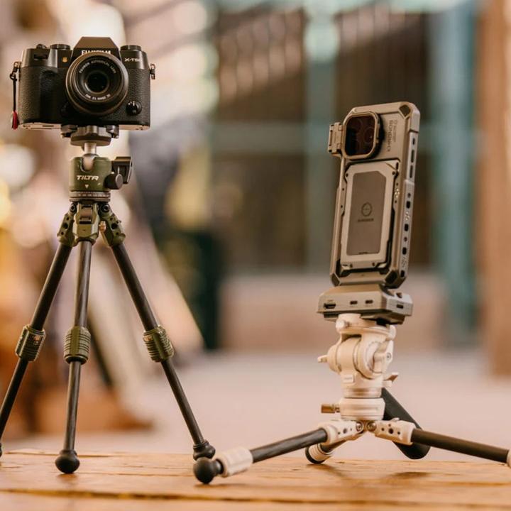 Immagine prodotto Tilta Testa a sfera da tavolo BT03E, treppiede a 1 stadio in fibra di carbonio, edizione allungabile (Carbonio, Metallo)