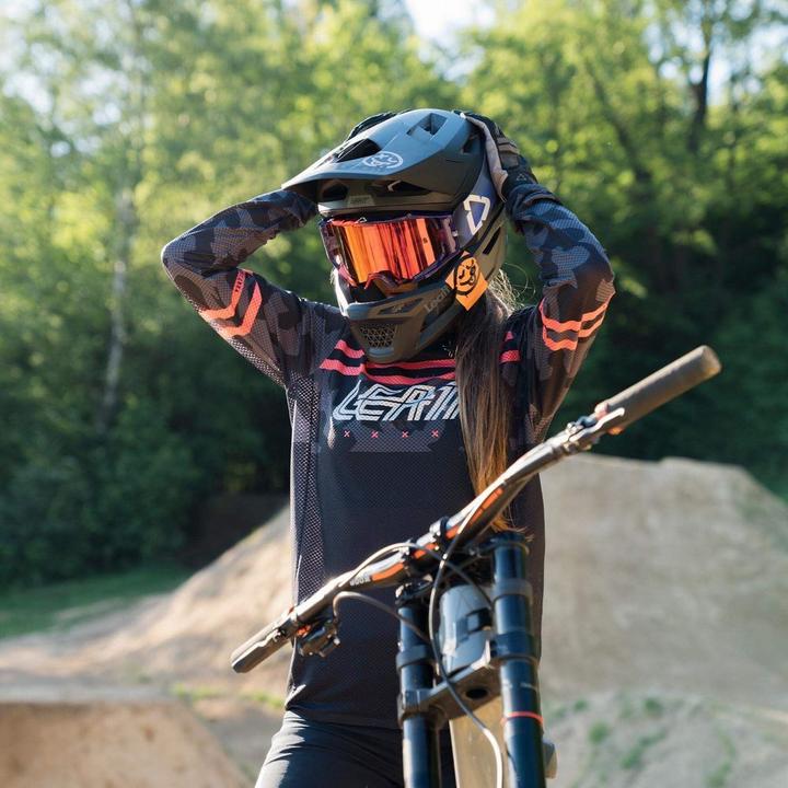 Actual product image Leatt MTB Gravity 4.0 Jersey Women black XL (XL)