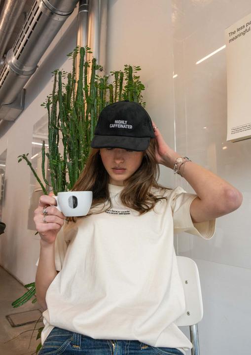 Actual product image Plakativ «Highly Caffeinated» Courdroy Cap Black