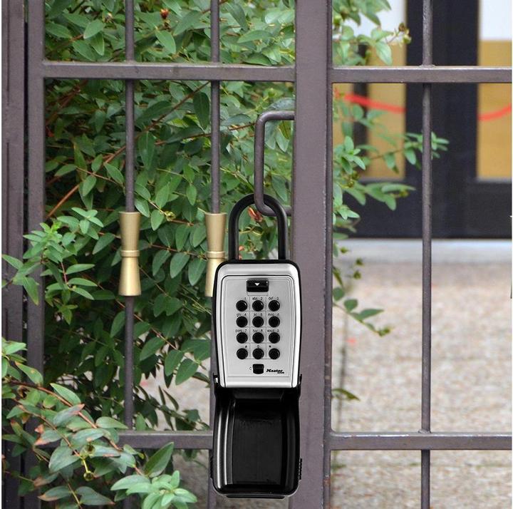 Actual product image Master Lock 5422EURD Safe Portable Safe