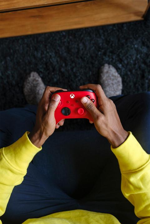 Produktbild Microsoft Xbox Wireless Controller Pulse Red (Android, iOS, PC, Xbox One S, Xbox One X, Xbox Series S, Xbox Series X)